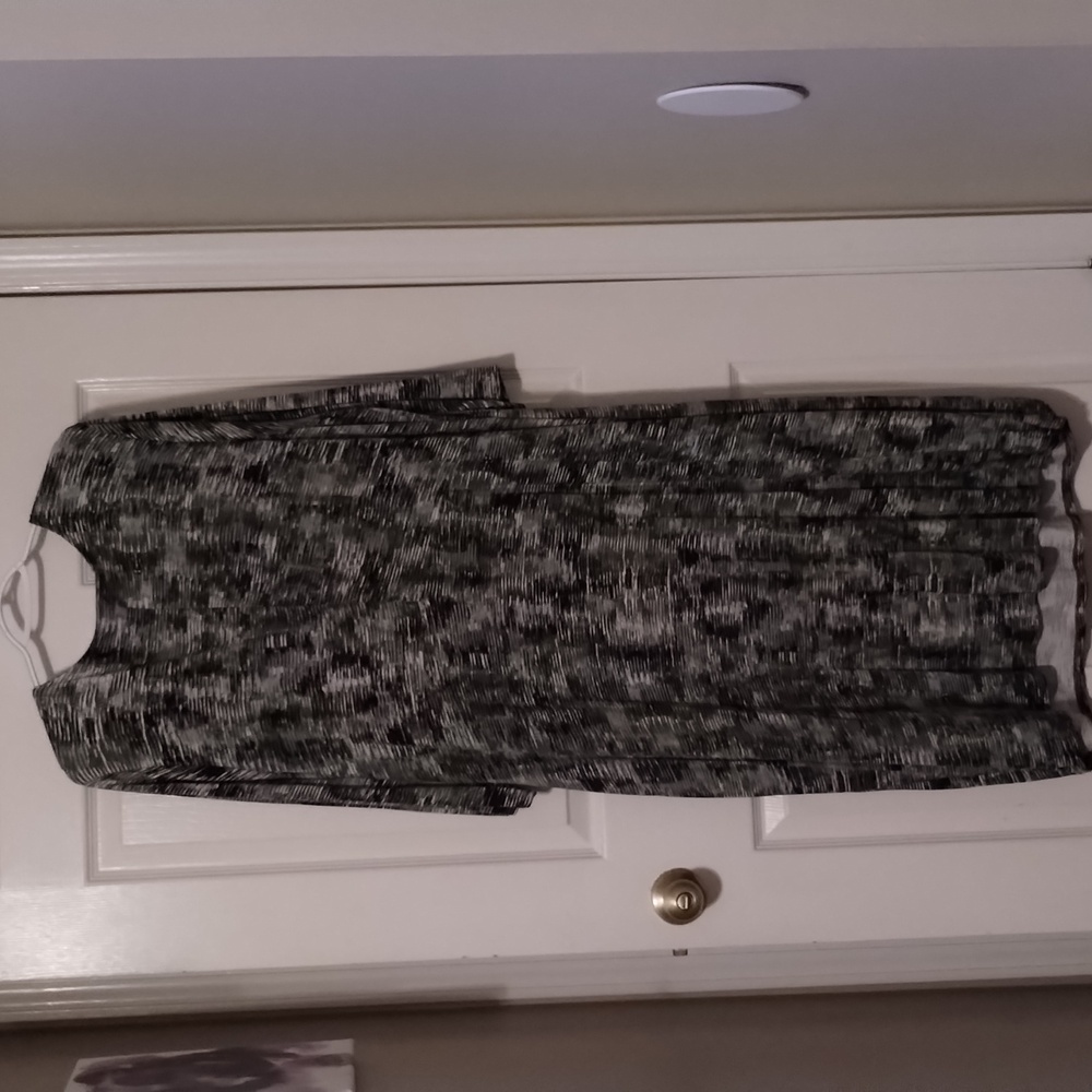 Dress - Picture 5 of 6